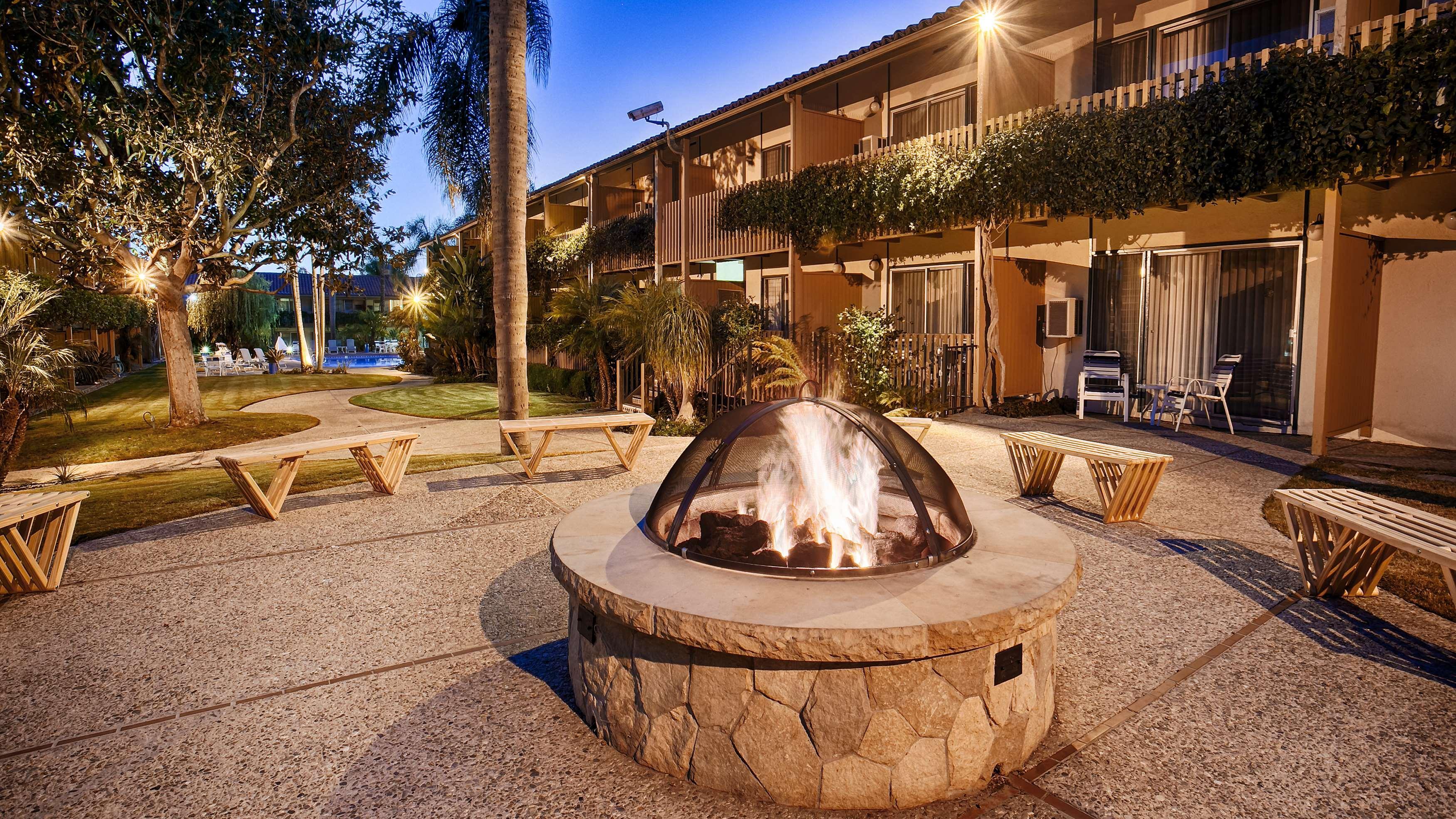 Best Western Plus Pepper Tree Inn Santa Barbara Esterno foto