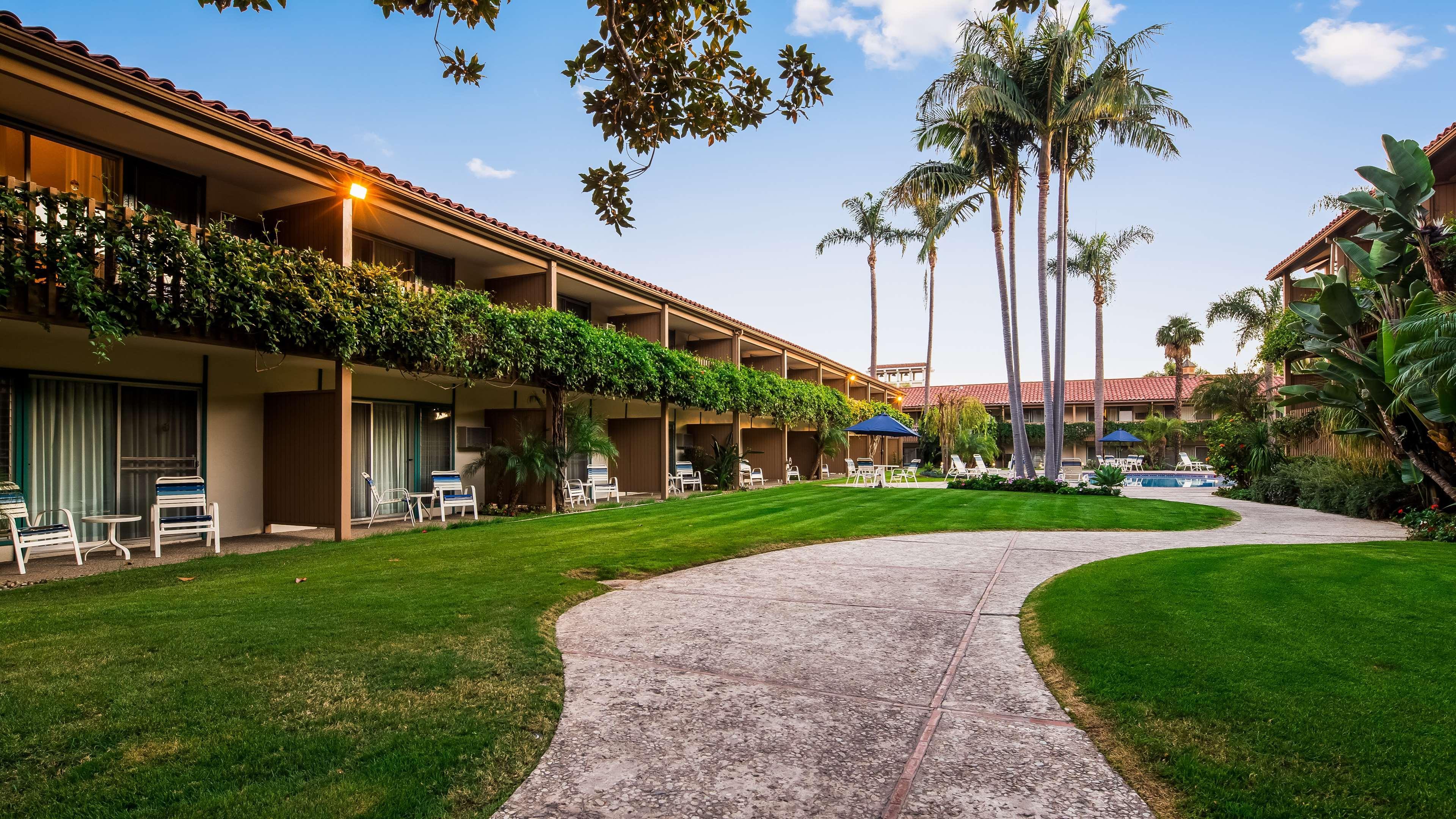 Best Western Plus Pepper Tree Inn Santa Barbara Esterno foto