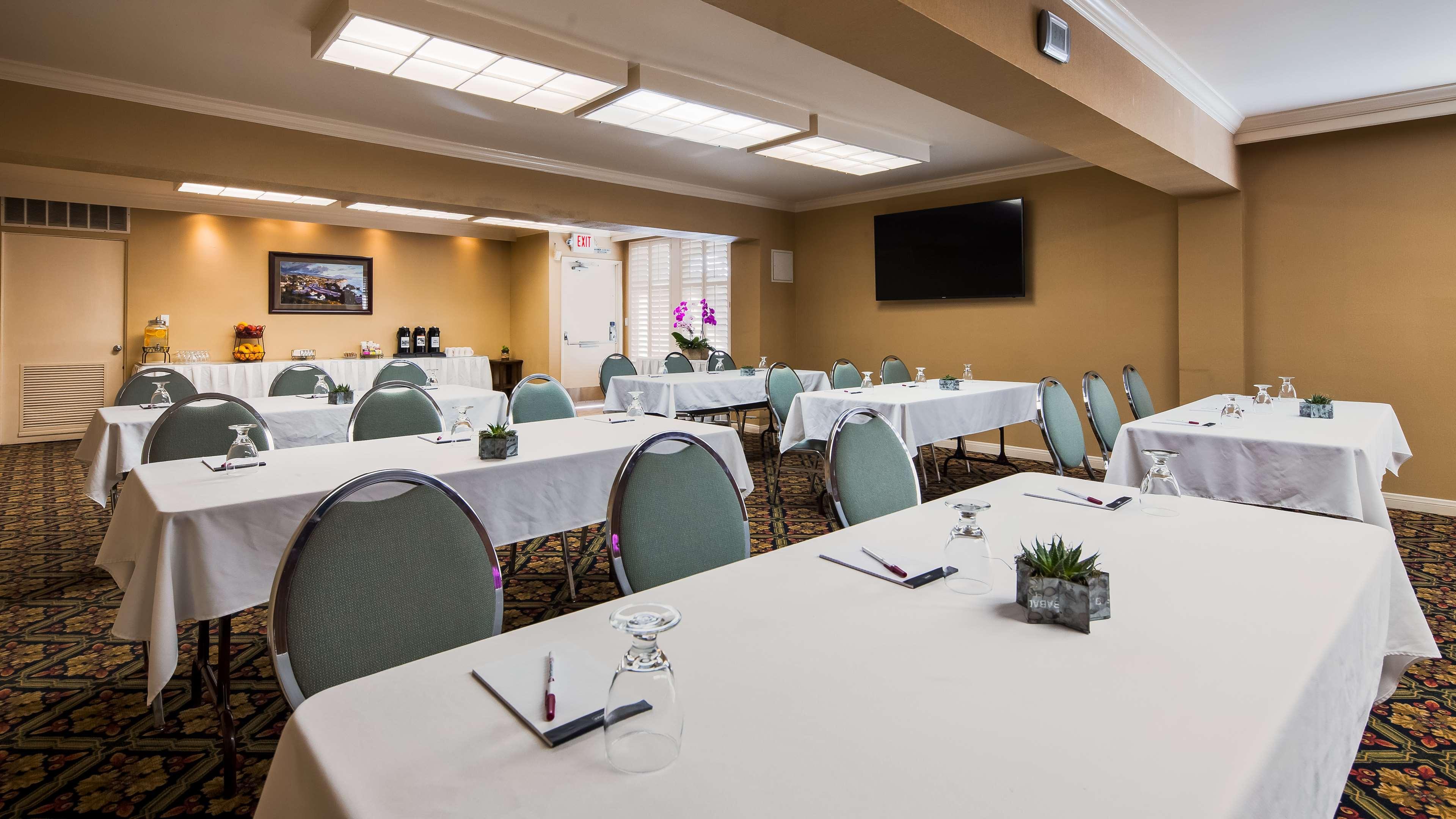 Best Western Plus Pepper Tree Inn Santa Barbara Esterno foto