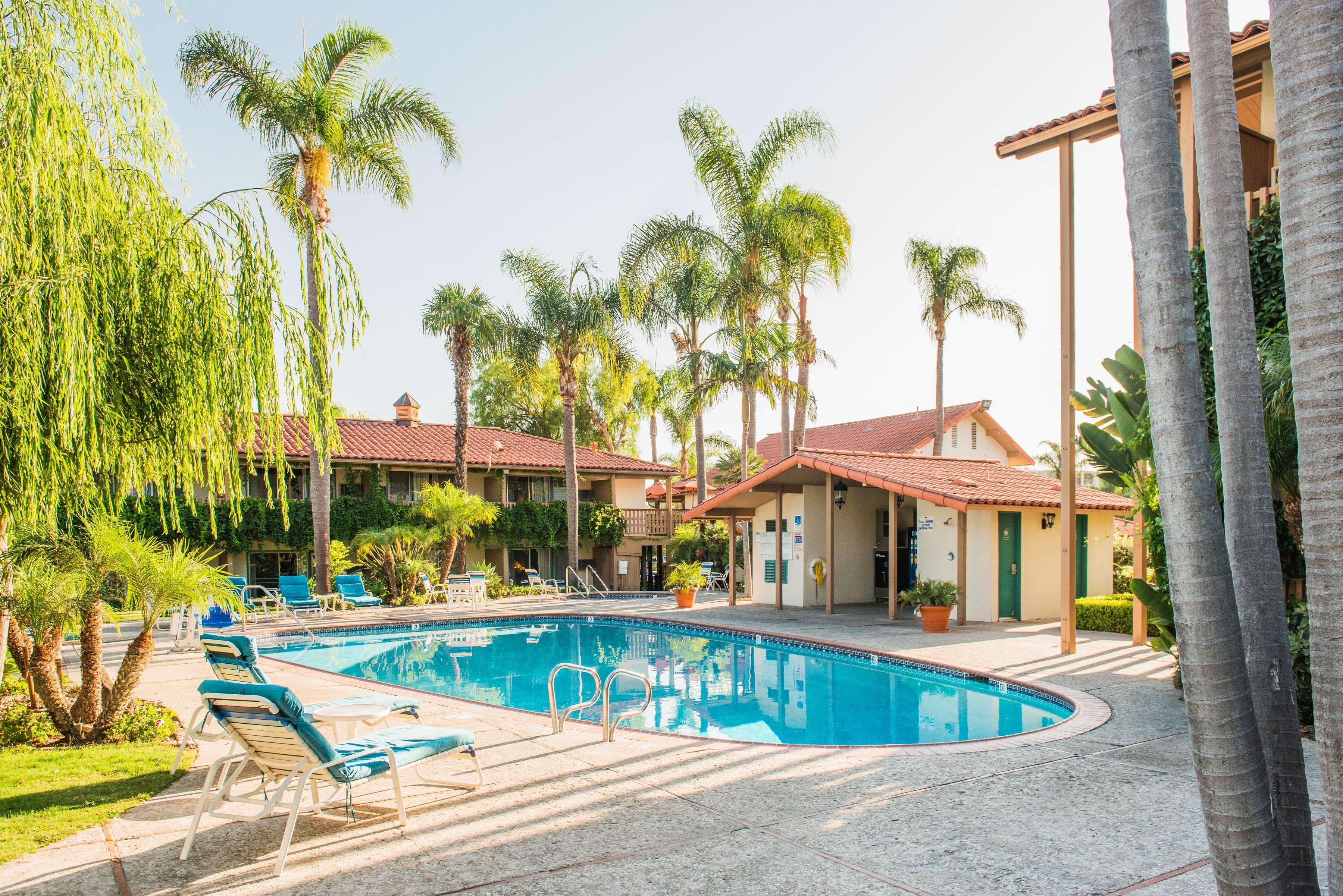 Best Western Plus Pepper Tree Inn Santa Barbara Esterno foto