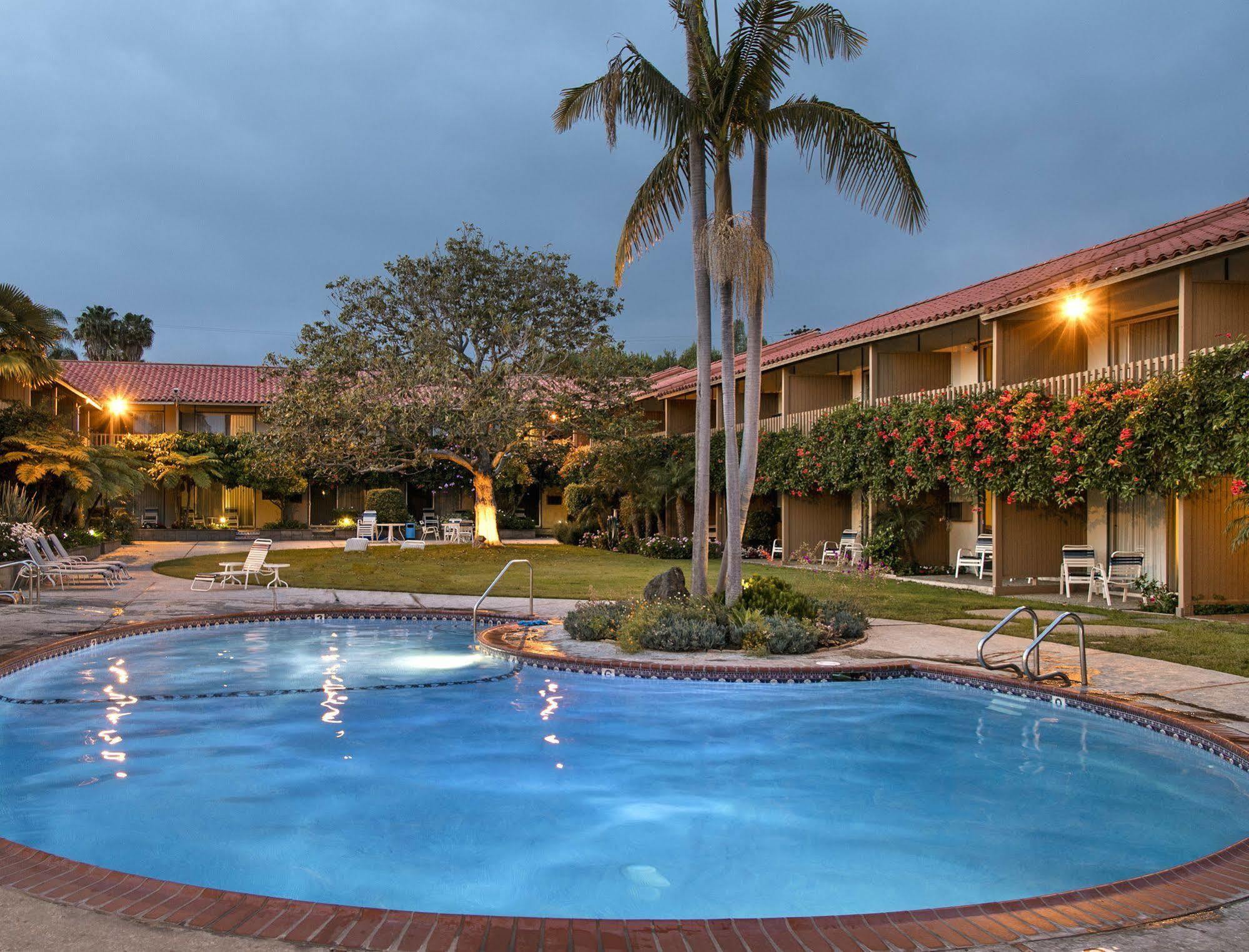 Best Western Plus Pepper Tree Inn Santa Barbara Esterno foto